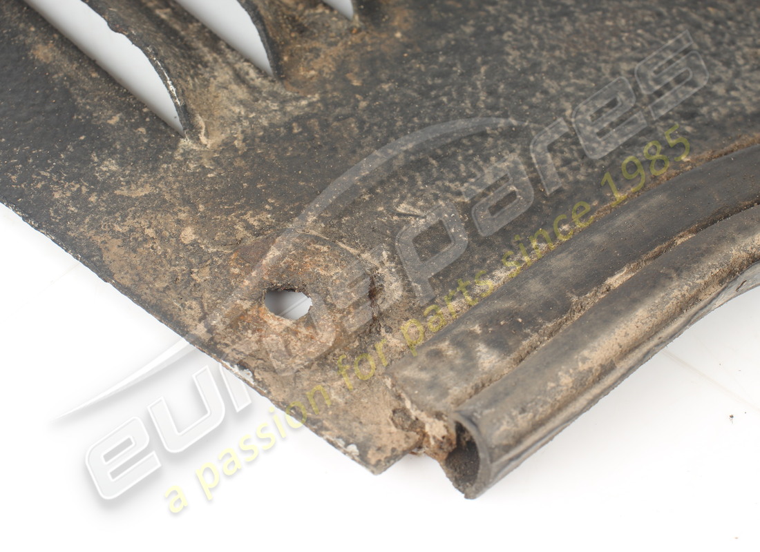 usado ferrari panel de paso de rueda delantero inferior derecho. número de pieza 61750200 (5)