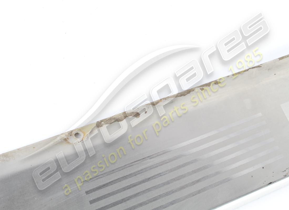 USADO MASERATI PLACA DE PIEZA CROMADA DELANTERA IZQUIERDA. NÚMERO DE PIEZA 378305311 (2) usado maserati placa de pieza cromada delantera izquierda. número de pieza 378305311 (2)