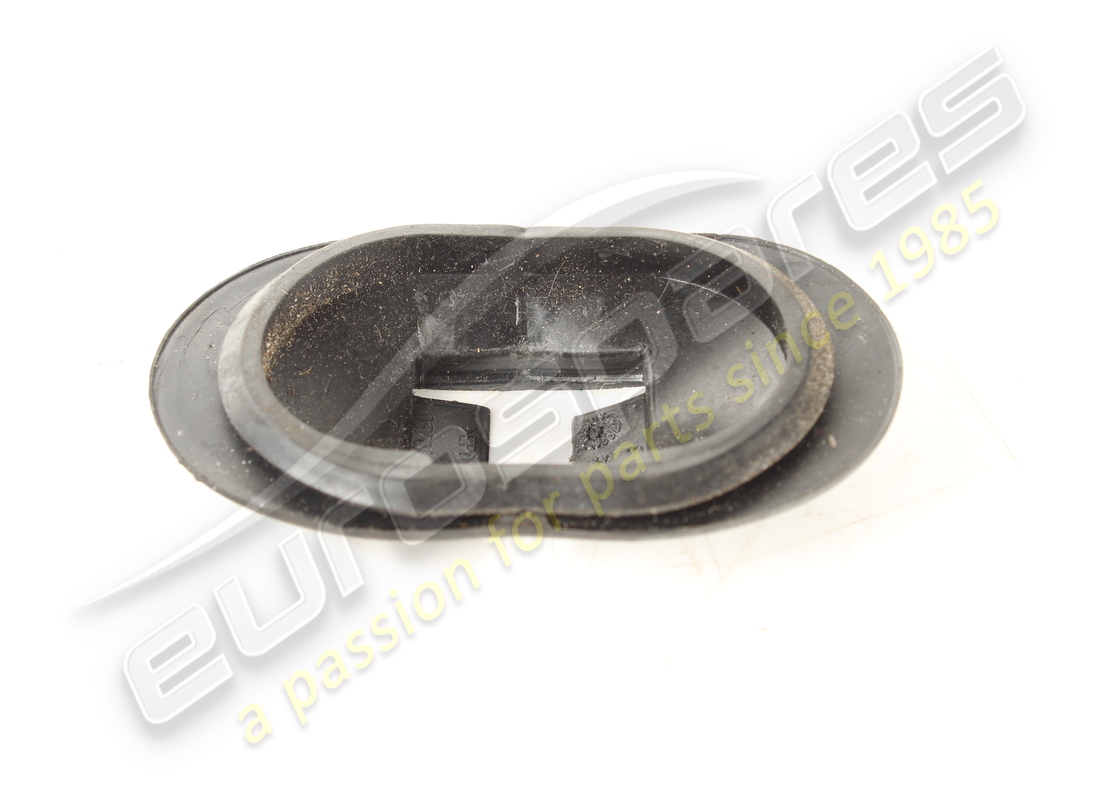 junta delantera de barra de acoplamiento usada maserati. número de pieza 67079000 (3)