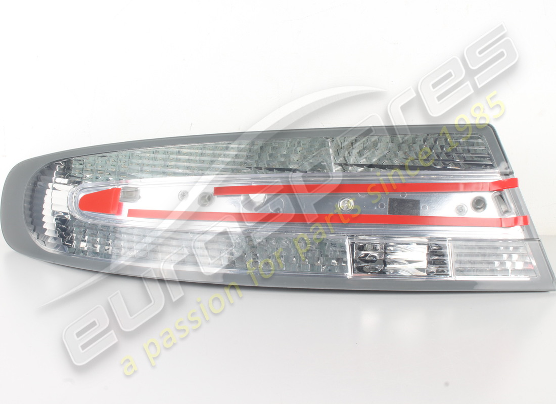 new aston martin left rear light (le mans clear). part number 8d333710141 (1)