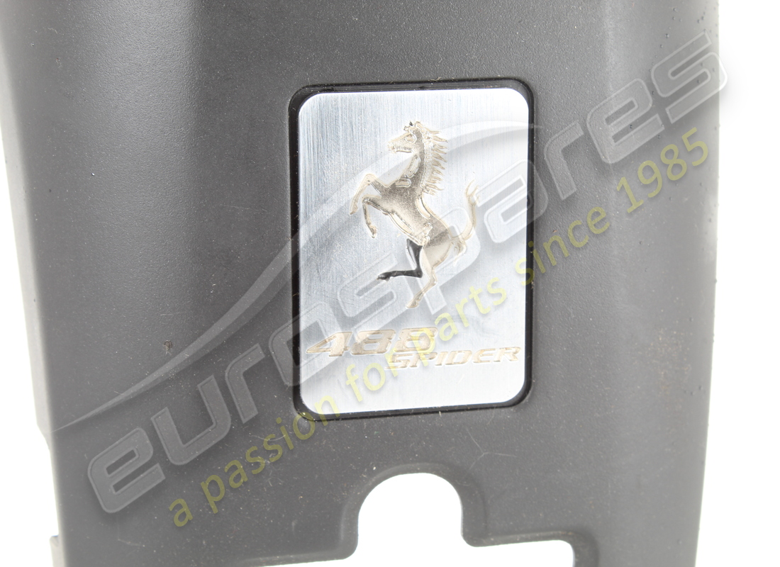 BRILLO COSMÉTICO CENTRAL COMPLETO FERRARI USADO. NÚMERO DE PARTE 86921700 (2) brillo cosmético central completo ferrari usado. número de parte 86921700 (2)