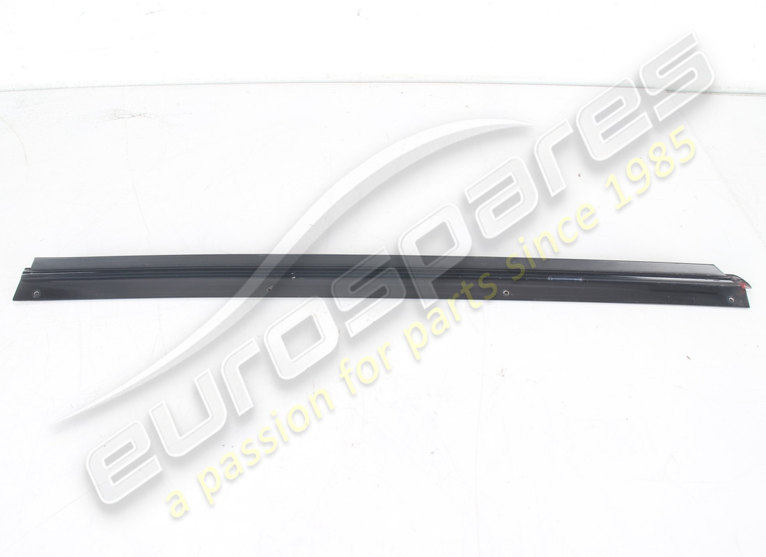 MOLDURA GTS Ferrari RH USADA. NÚMERO DE PARTE 60872500 (1)