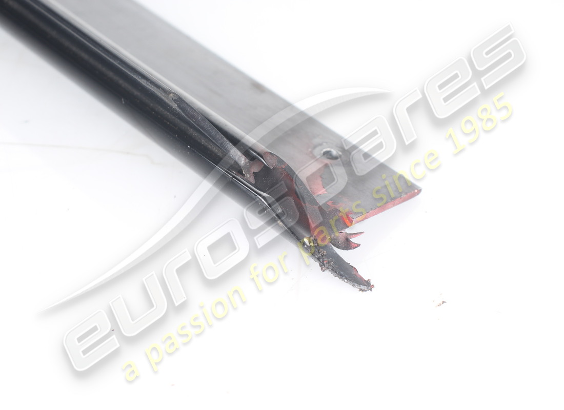 moldura gts ferrari izquierda usada. número de parte 60872600 (3)