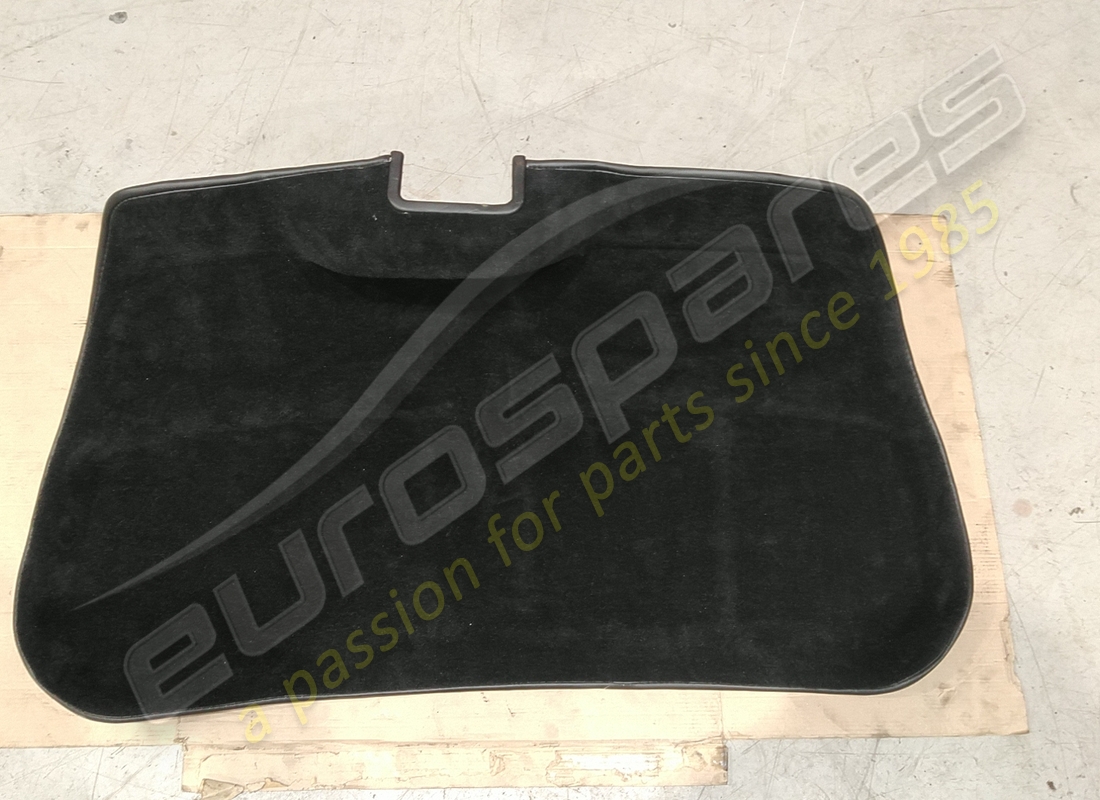 ALFOMBRA CAPÓ DEL MALETERO Ferrari USADA NEGRA. NÚMERO DE PARTE 63757890 (1)