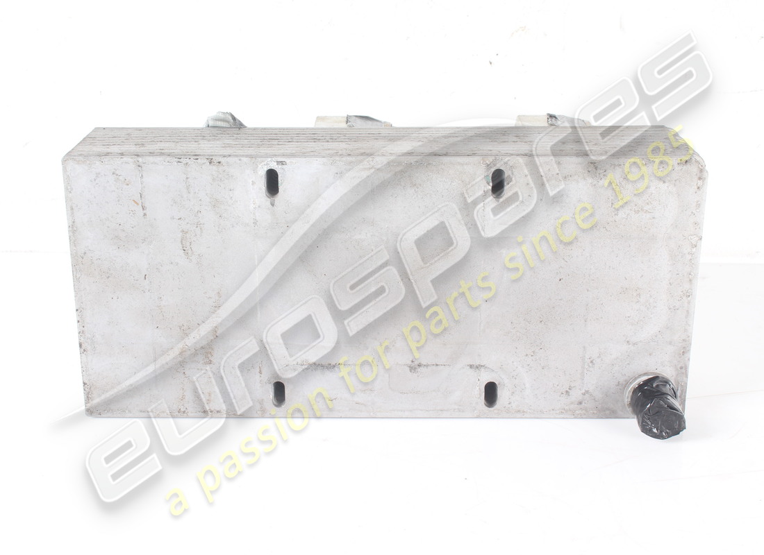 INTERCAMBIADOR DE CALOR DE ACEITE FERRARI USADO. NÚMERO DE PARTE 326420 (6) intercambiador de calor de aceite ferrari usado. número de parte 326420 (6)