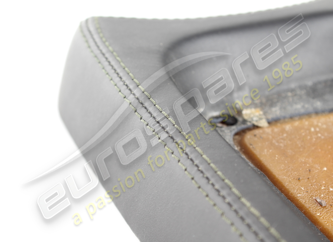 contenedor usado ferrari con rhd negro vm8500. número de pieza 65274100 (2)