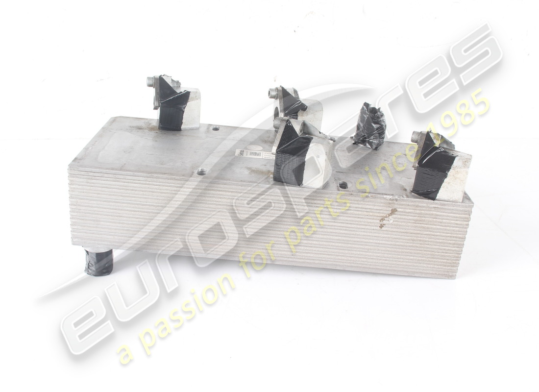 INTERCAMBIADOR DE CALOR DE ACEITE FERRARI USADO. NÚMERO DE PARTE 326420 (2) intercambiador de calor de aceite ferrari usado. número de parte 326420 (2)