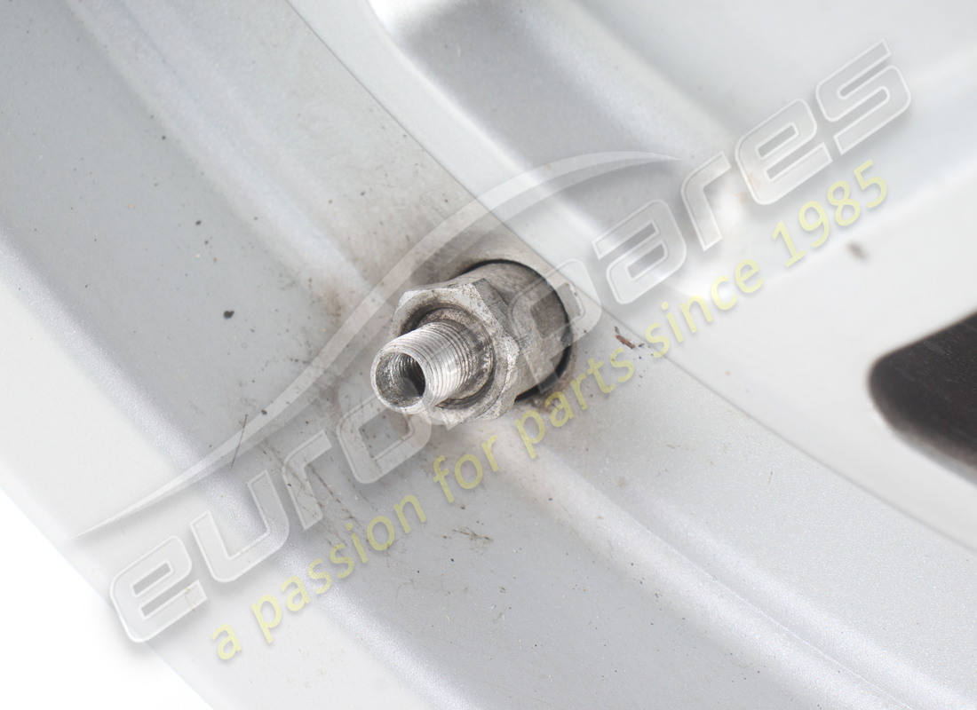 RUEDA DELANTERA USADA FERRARI 7JX16. NÚMERO DE PIEZA 137079 (4) rueda delantera usada ferrari 7jx16. número de pieza 137079 (4)