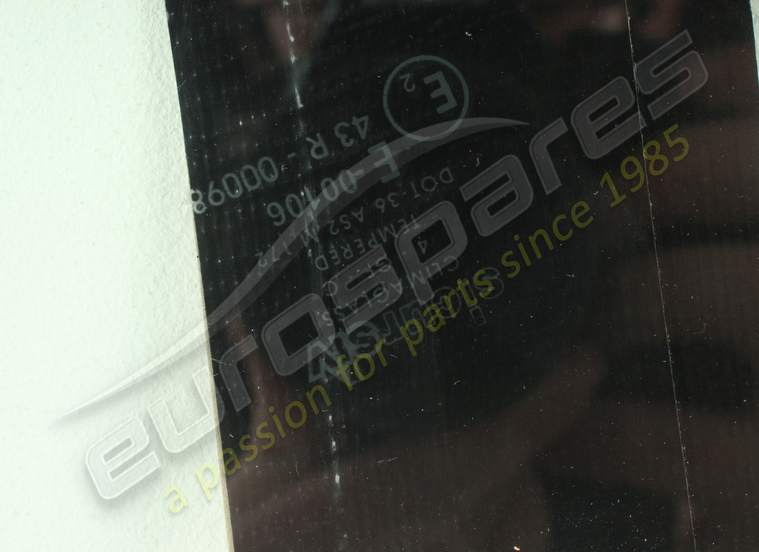 nueva ventana trasera fija derecha oem. número de pieza 007017002 (2)
