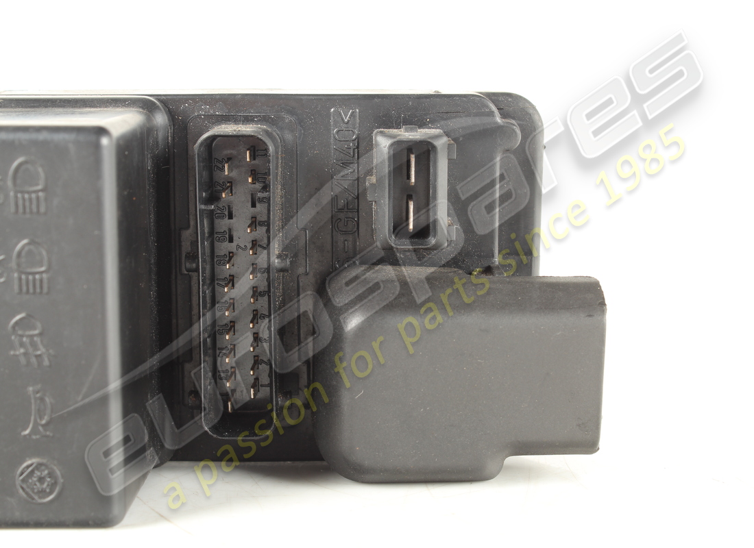 ecu de motor derecho usada maserati 8248. número de pieza 373330178 (1)