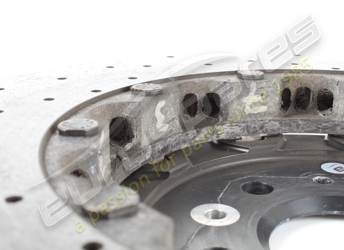 DISCO DE FRENO TRASERO FERRARI USADO. NÚMERO DE PARTE 319166 (6) disco de freno trasero ferrari usado. número de parte 319166 (6)