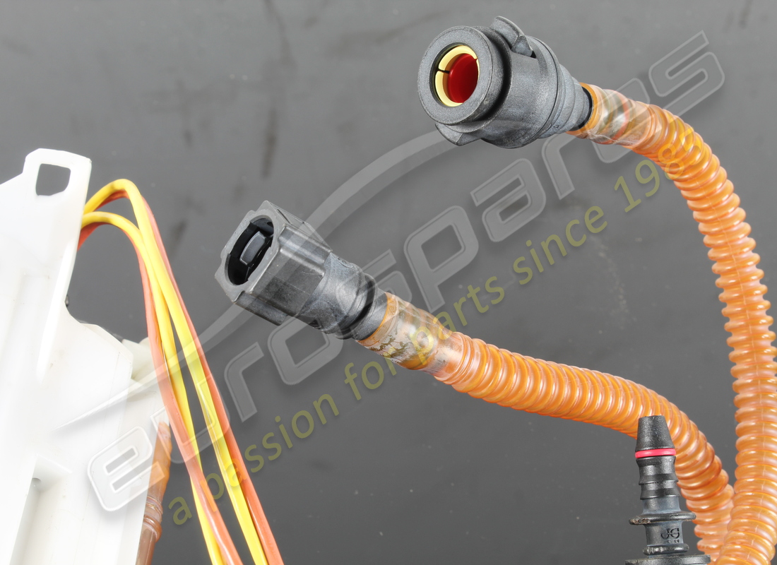 bomba de combustible ferrari usada. número de parte 270125 (2)