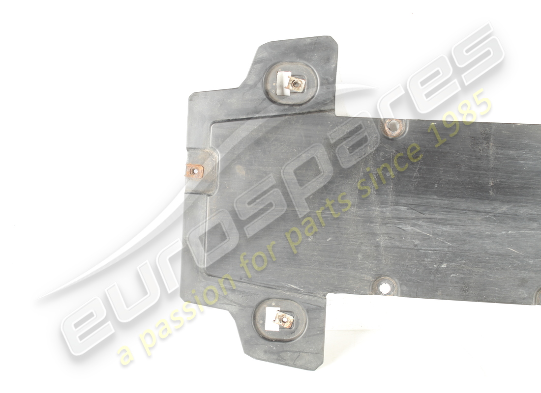 PROTECCIÓN DE BAJOS CENTRAL Ferrari USADA. NÚMERO DE PARTE 82884900 (1)