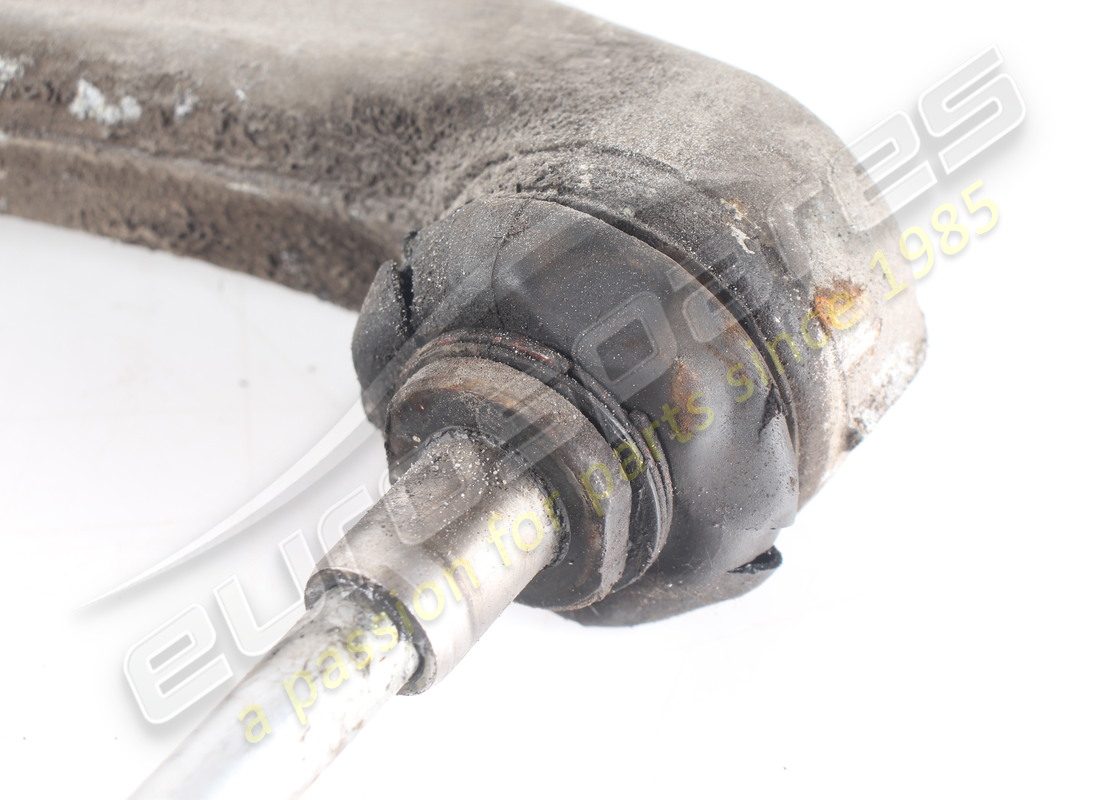 PALANCA INFERIOR DE SUSPENSIÓN TRASERA IZQUIERDA MASERATI USADA. NÚMERO DE PIEZA 387000013 (2) palanca inferior de suspensión trasera izquierda maserati usada. número de pieza 387000013 (2)