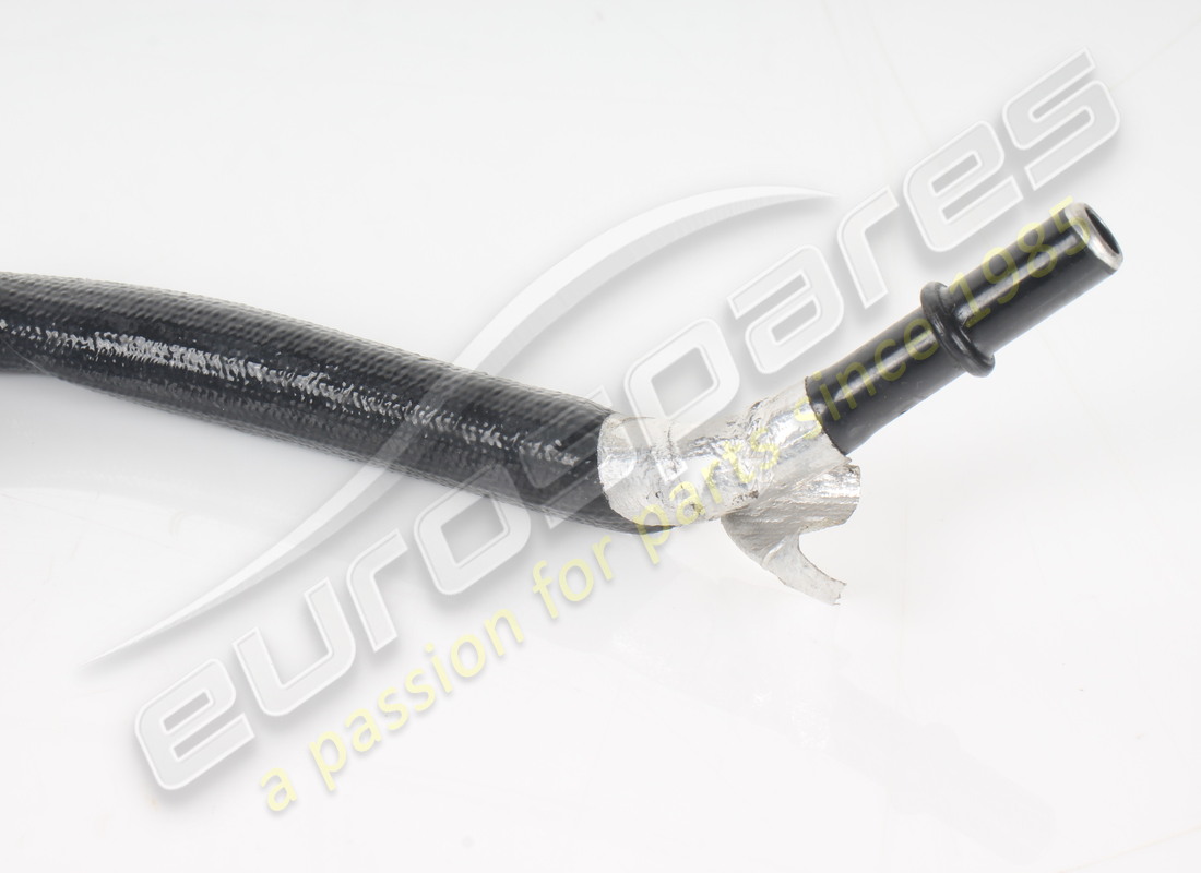 TUBO DE ENTREGA DE COMBUSTIBLE FERRARI USADO. NÚMERO DE PARTE 300839 (2) tubo de entrega de combustible ferrari usado. número de parte 300839 (2)