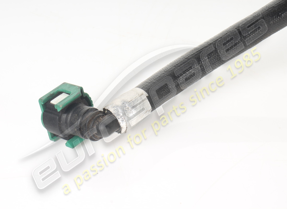 TUBO DE ENTREGA DE COMBUSTIBLE FERRARI USADO. NÚMERO DE PARTE 300839 (3) tubo de entrega de combustible ferrari usado. número de parte 300839 (3)