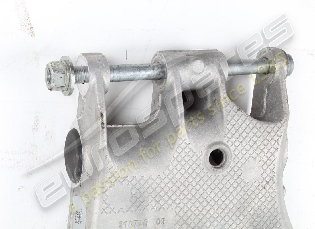 brazo de suspensión trasero izquierdo usado ferrari. número de pieza 894441 (3)