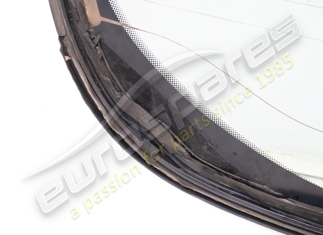 VENTANA TRASERA MASERATI USADA. NÚMERO DE PARTE 387700600 (6) ventana trasera maserati usada. número de parte 387700600 (6)