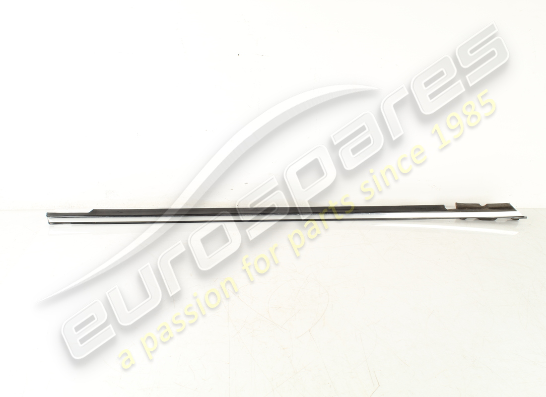 USED MASERATI RH LOWER FRONT MOULDING. PART NUMBER 68473100 (1) used maserati rh lower front moulding. part number 68473100 (1)