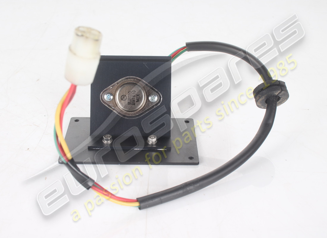 TRANSISTOR DE POTENCIA USADO Ferrari. NÚMERO DE PIEZA 126856 (1)