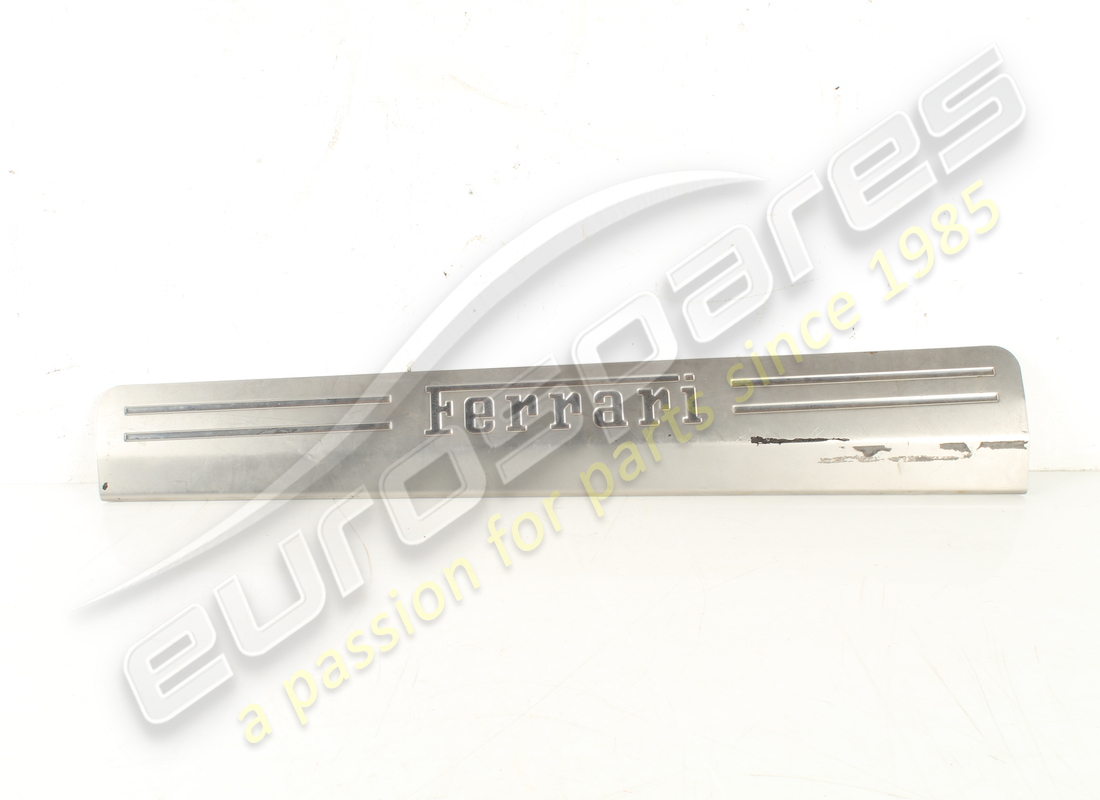 PLACA DE RACOR DERECHA Ferrari USADA. NÚMERO DE PARTE 81361800 (1)