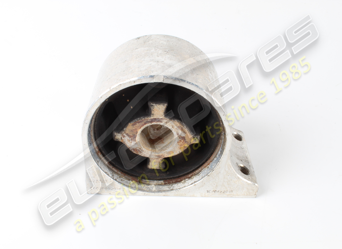USED FERRARI LH FRONT BUSH MOUNT COMPLETE . PART NUMBER 301376 (1)