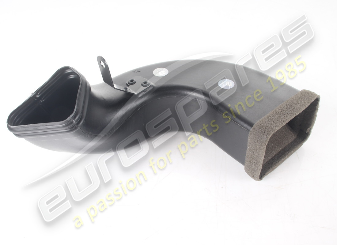 CONDUCTO DE AIRE DEL TABLERO INFERIOR Ferrari USADO. NÚMERO DE PARTE 88203300 (1)