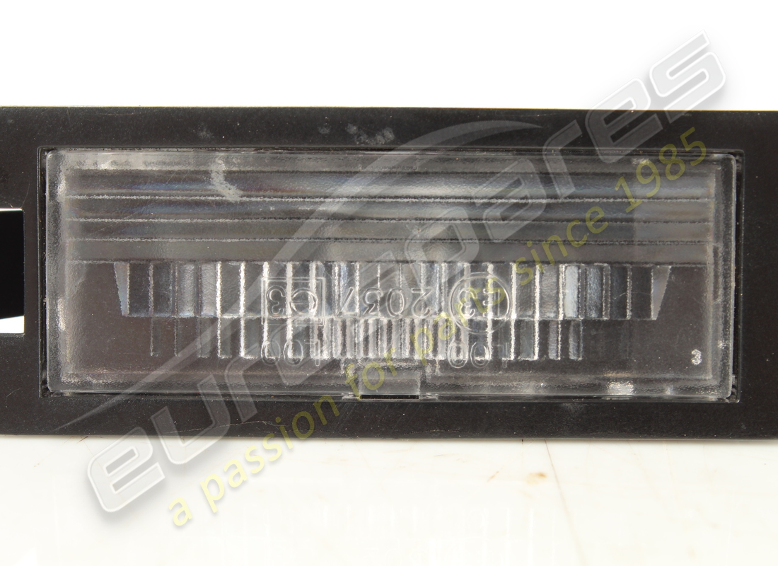 LÁMPARA DEBAJO DE LA PUERTA MASERATI USADA. NÚMERO DE PARTE 273981 (1) lámpara debajo de la puerta maserati usada. número de parte 273981 (1)