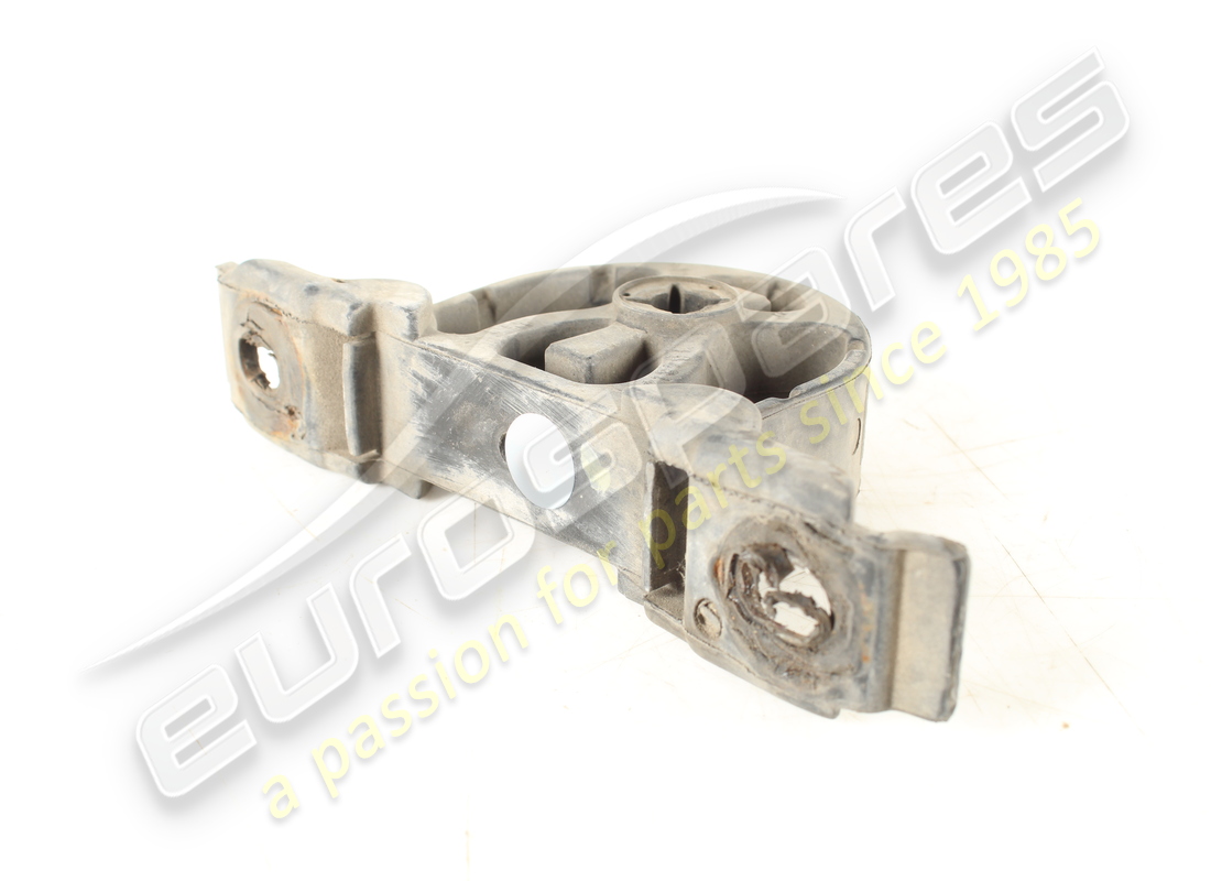 USADO MASERATI SOPORTE. NÚMERO DE PARTE 184814 (3) usado maserati soporte. número de parte 184814 (3)