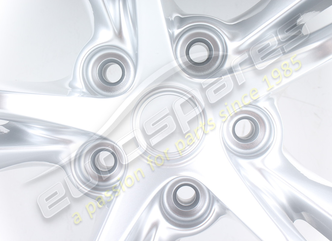 RUEDA TRASERA FERRARI REACONDICIONADA. NÚMERO DE PARTE 328457 (2) rueda trasera ferrari reacondicionada. número de parte 328457 (2)