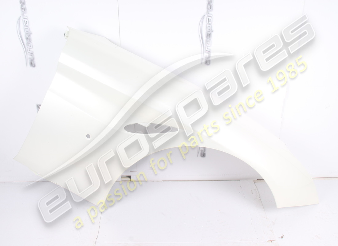 GUARDABARROS DELANTERO DERECHO Ferrari USADO. NÚMERO DE PARTE 85036311 (1)