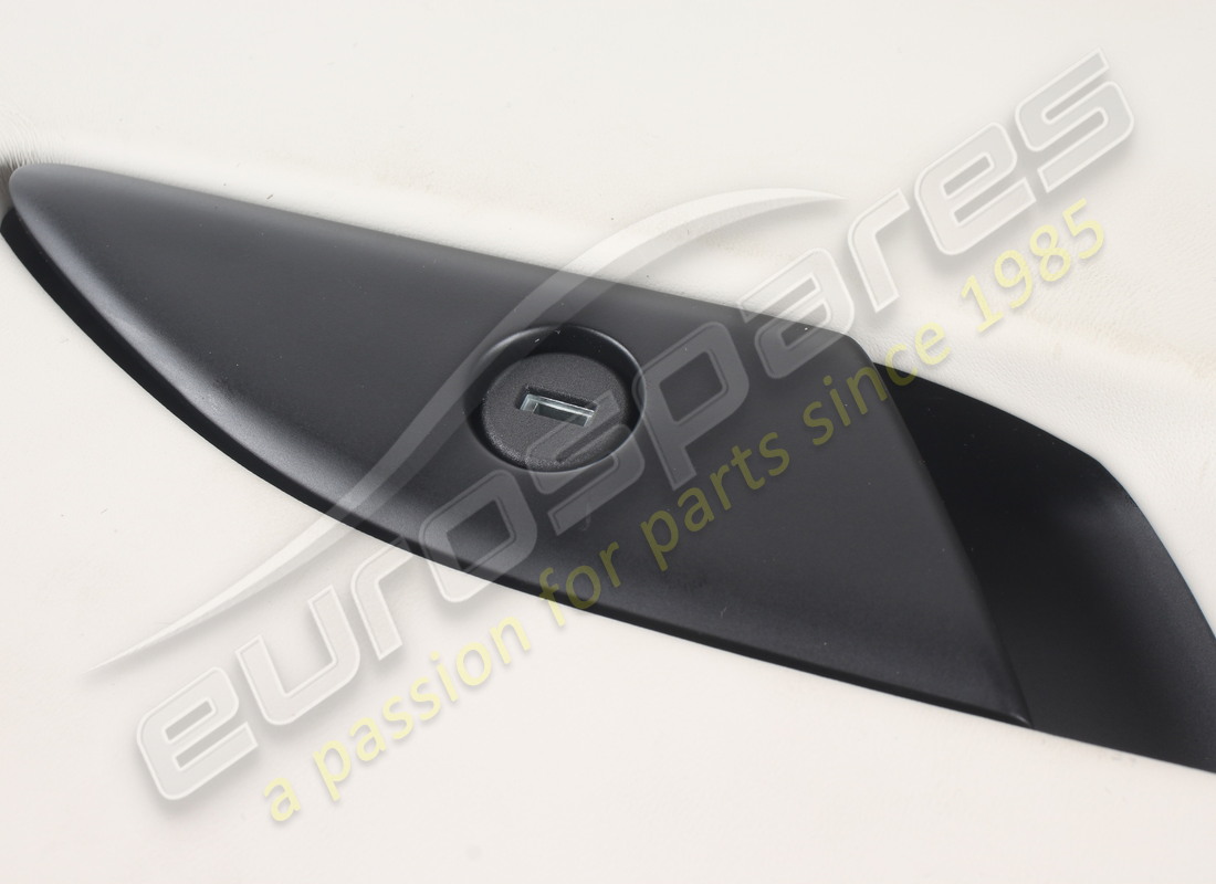 paneles inferiores del tablero usados eurospares en cuero gris claro 4301. los números de pieza 947673 y 947672 son de cuero, no de alcántara. número de pieza eap1723553 (6)