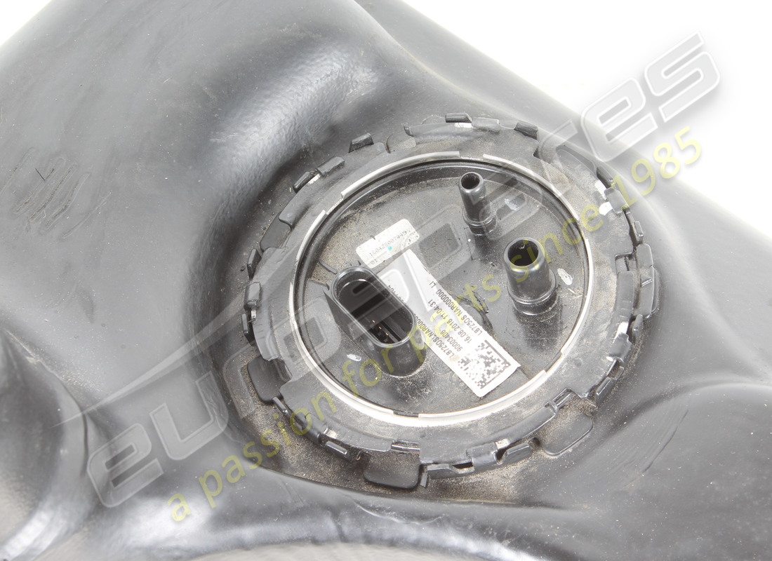 deposito de combustible lamborghini usado akf scheuerschutz. número de parte 4t7201021b (2)