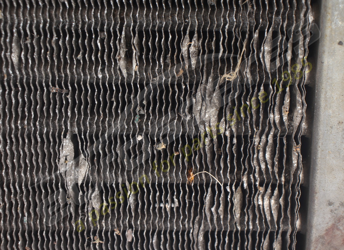 CONDENSADOR DE AIRE ACONDICIONADO USADO FERRARI. NÚMERO DE PIEZA 61952100 (5) condensador de aire acondicionado usado ferrari. número de pieza 61952100 (5)