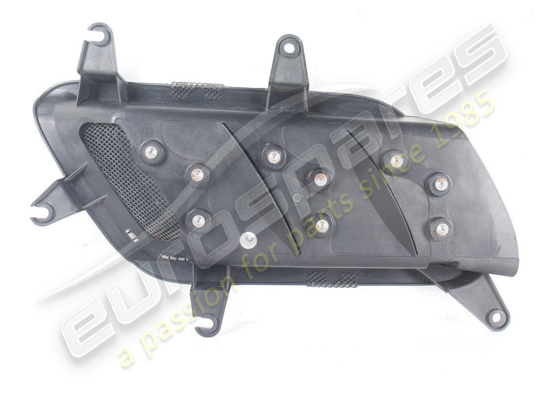 SOPORTE DE VENTILACIÓN DE GUARDABARROS DERECHO USADO EUROSPARES CON REJILLAS DE CARBONO. NÚMERO DE PIEZA EAP1723598 (2) soporte de ventilación de guardabarros derecho usado eurospares con rejillas de carbono. número de pieza eap1723598 (2)