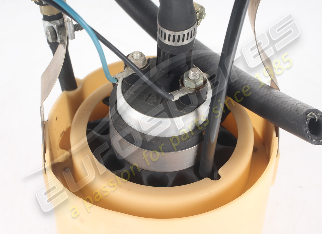 bomba de combustible sumergida usada maserati d.43 bosch. número de pieza 393750135 (3)