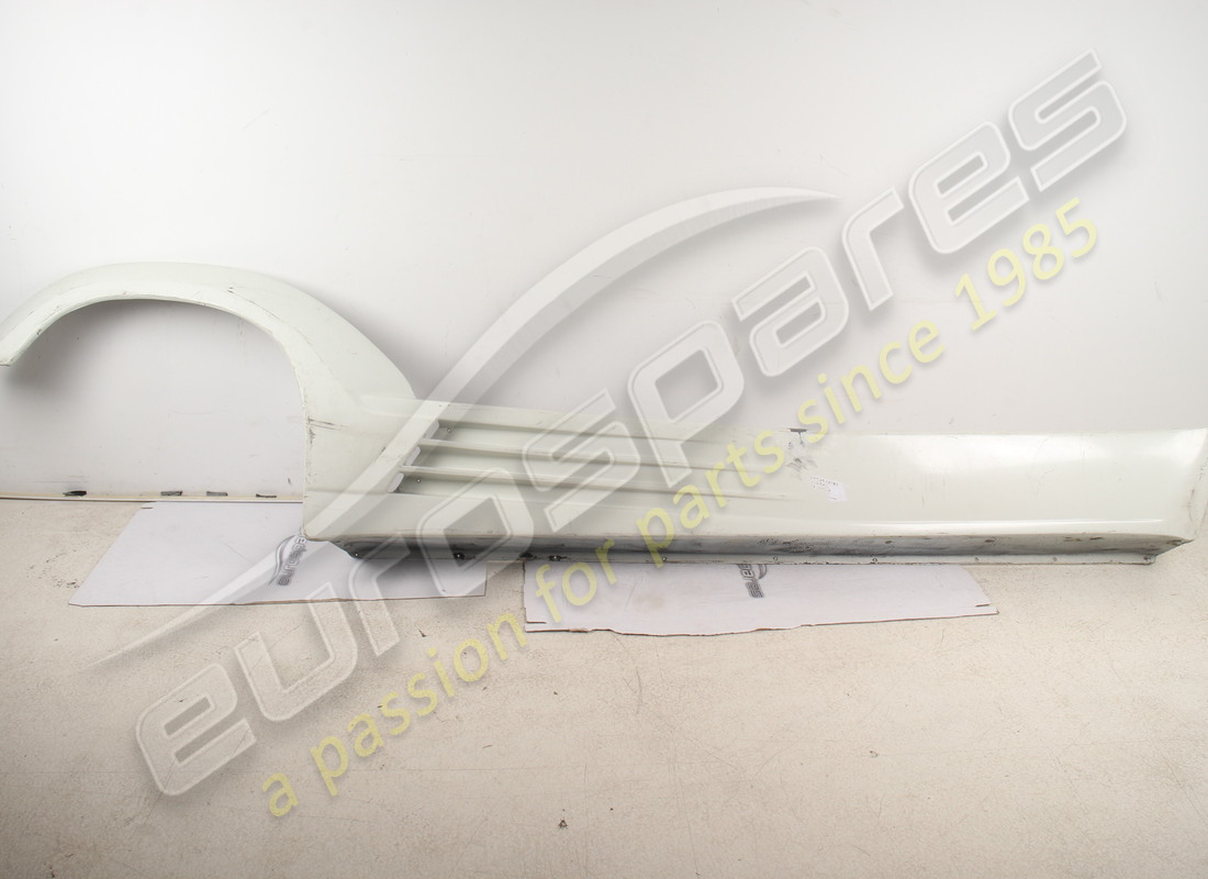 new (other) lamborghini rh skirt exterior cover. part number 007010070 (1)
