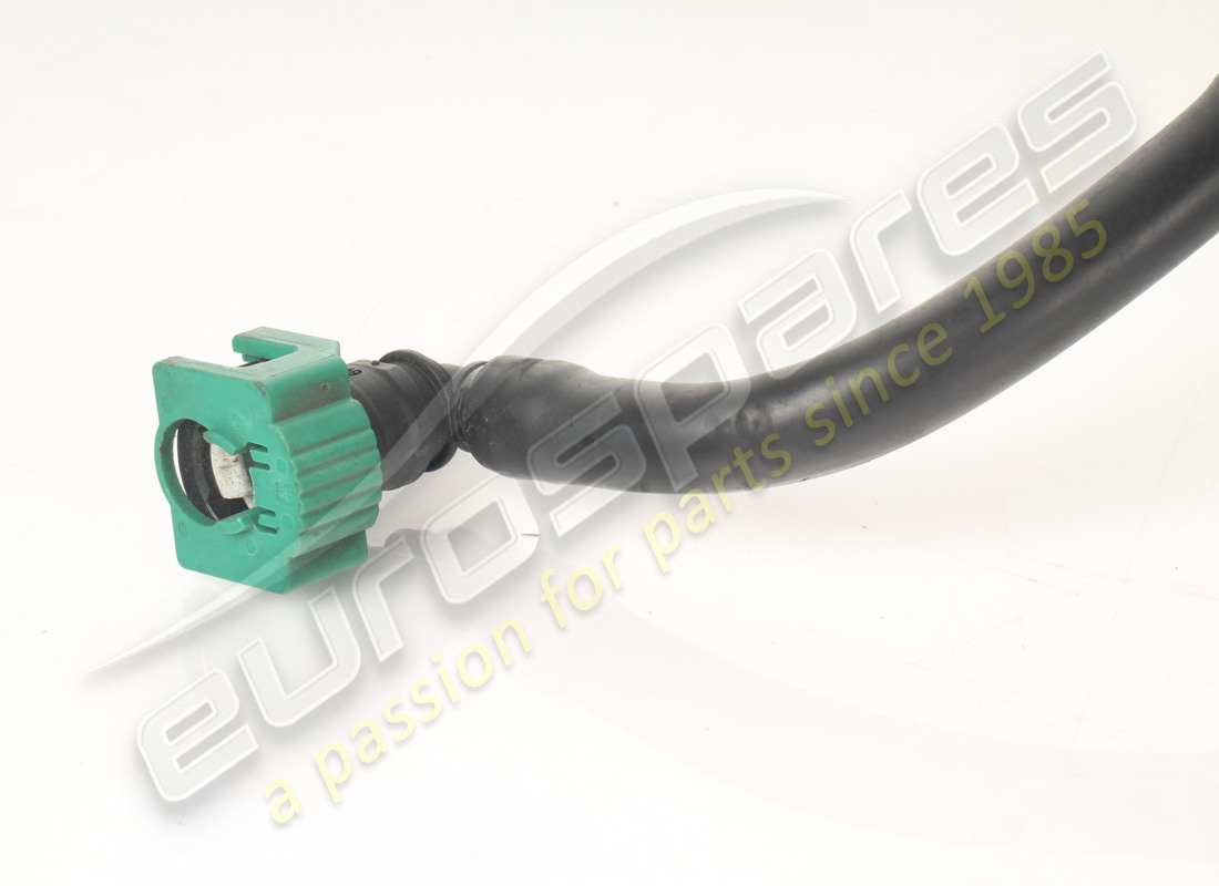 TUBERÍA DEL SISTEMA DE CONTROL DE EMISIONES EVAPORATIVAS LH USADA FERRARI. NÚMERO DE PIEZA 305028 (2) tubería del sistema de control de emisiones evaporativas lh usada ferrari. número de pieza 305028 (2)