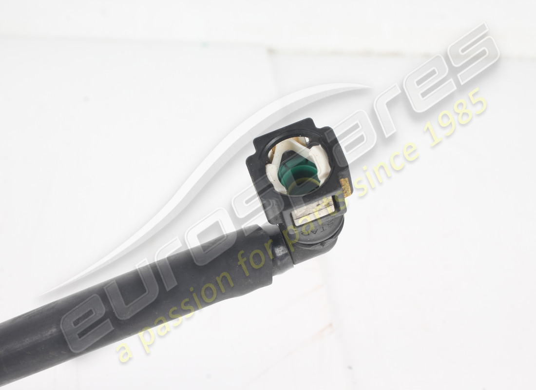 TUBERÍA DEL SISTEMA DE CONTROL DE EMISIONES EVAPORATIVAS LH USADA FERRARI. NÚMERO DE PIEZA 305028 (3) tubería del sistema de control de emisiones evaporativas lh usada ferrari. número de pieza 305028 (3)