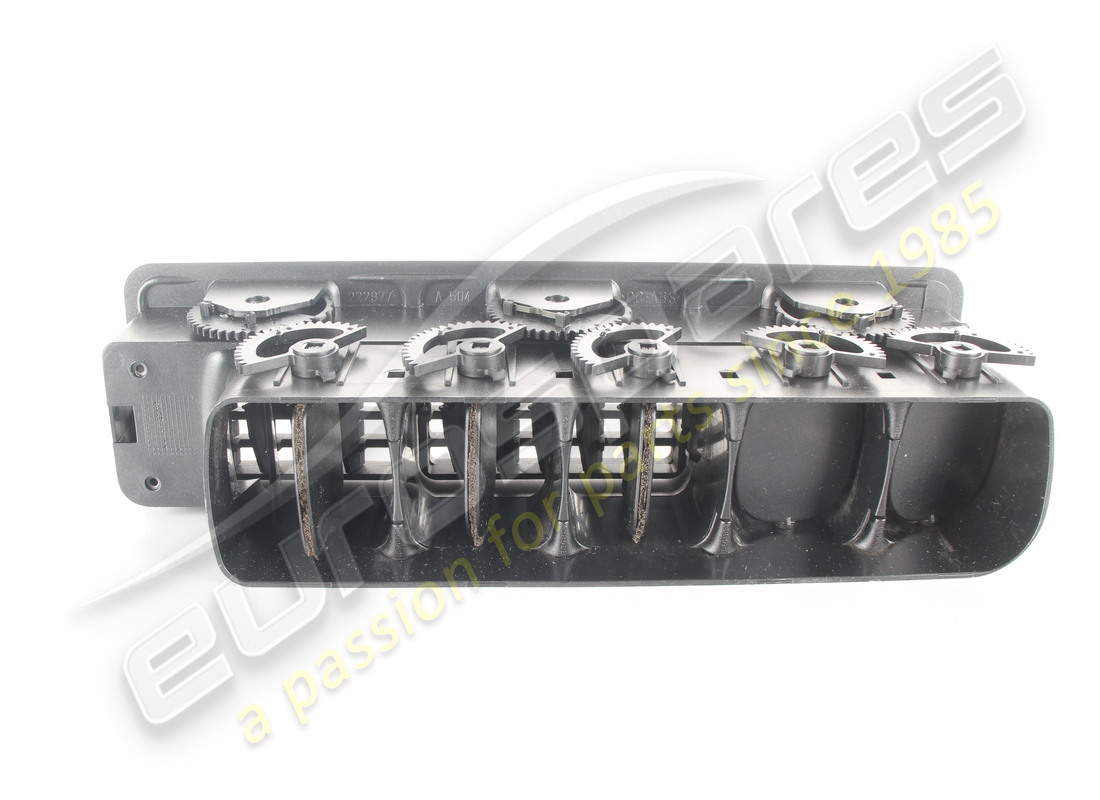 difusor dañado ferrari. número de pieza 63204400 (2)