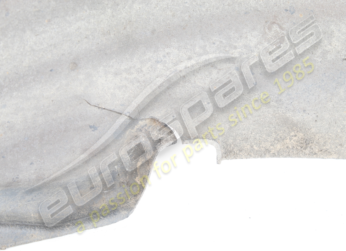 protección del pasajero delantero derecho dañada maserati. número de pieza 372500526 (2)