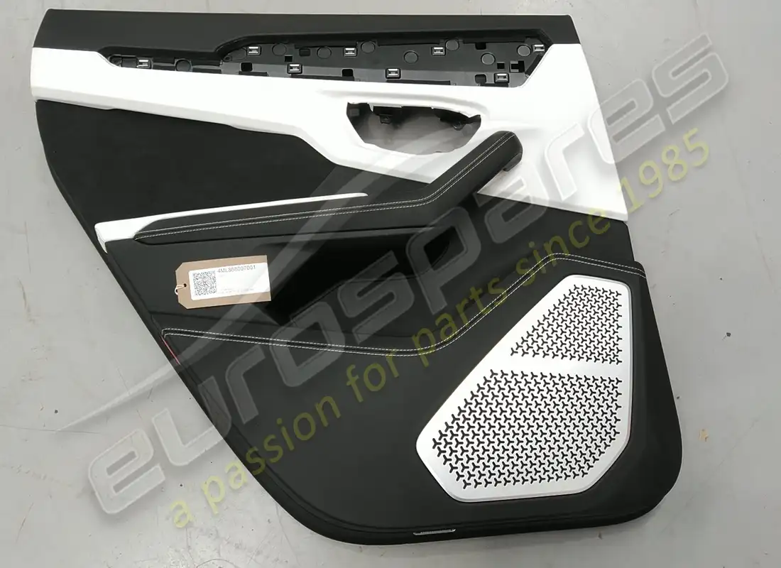 panel de puerta lamborghini usado. número de parte 4ml868007001 (1)