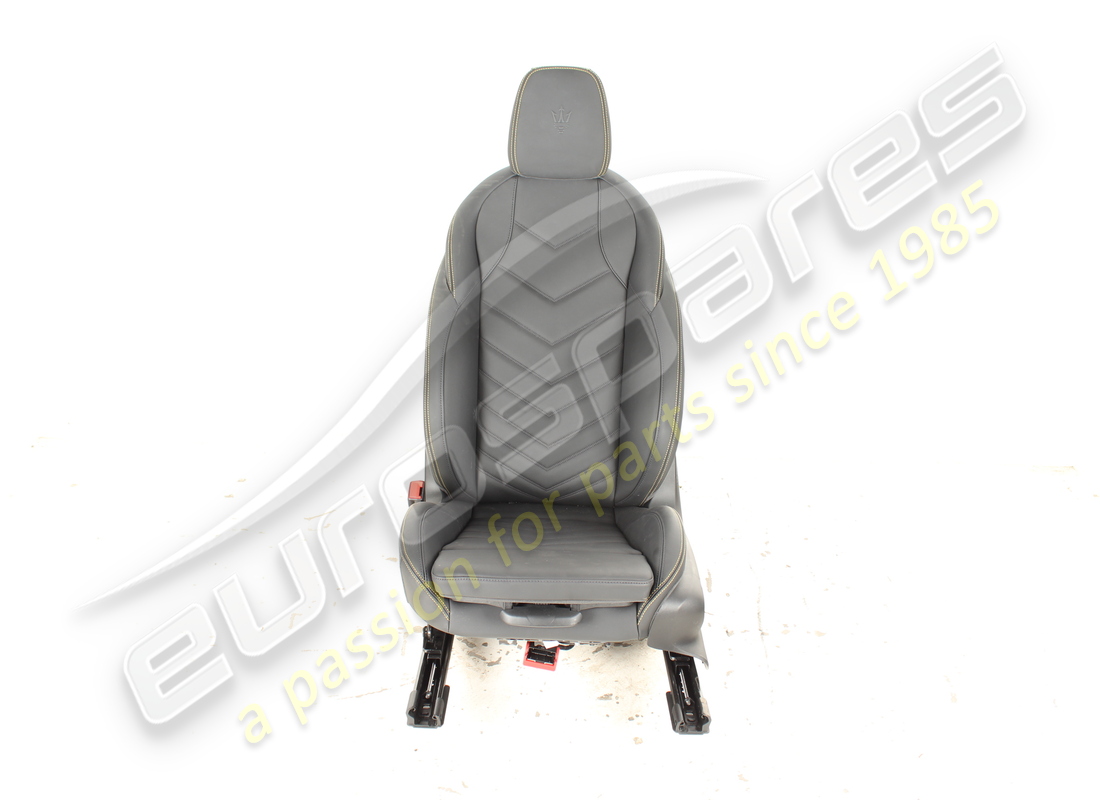 CONJUNTO DE ASIENTO DELANTERO IZQUIERDO USADO Maserati. NÚMERO DE PIEZA 670207073 (1)