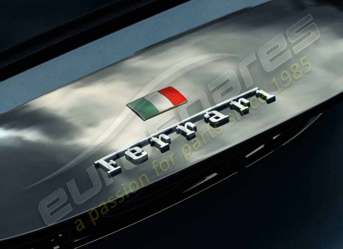 nueva insignia con logo de bandera metálica ferrari, bandera italiana 4cm x 5.8cm. número de pieza 55024105 (1)