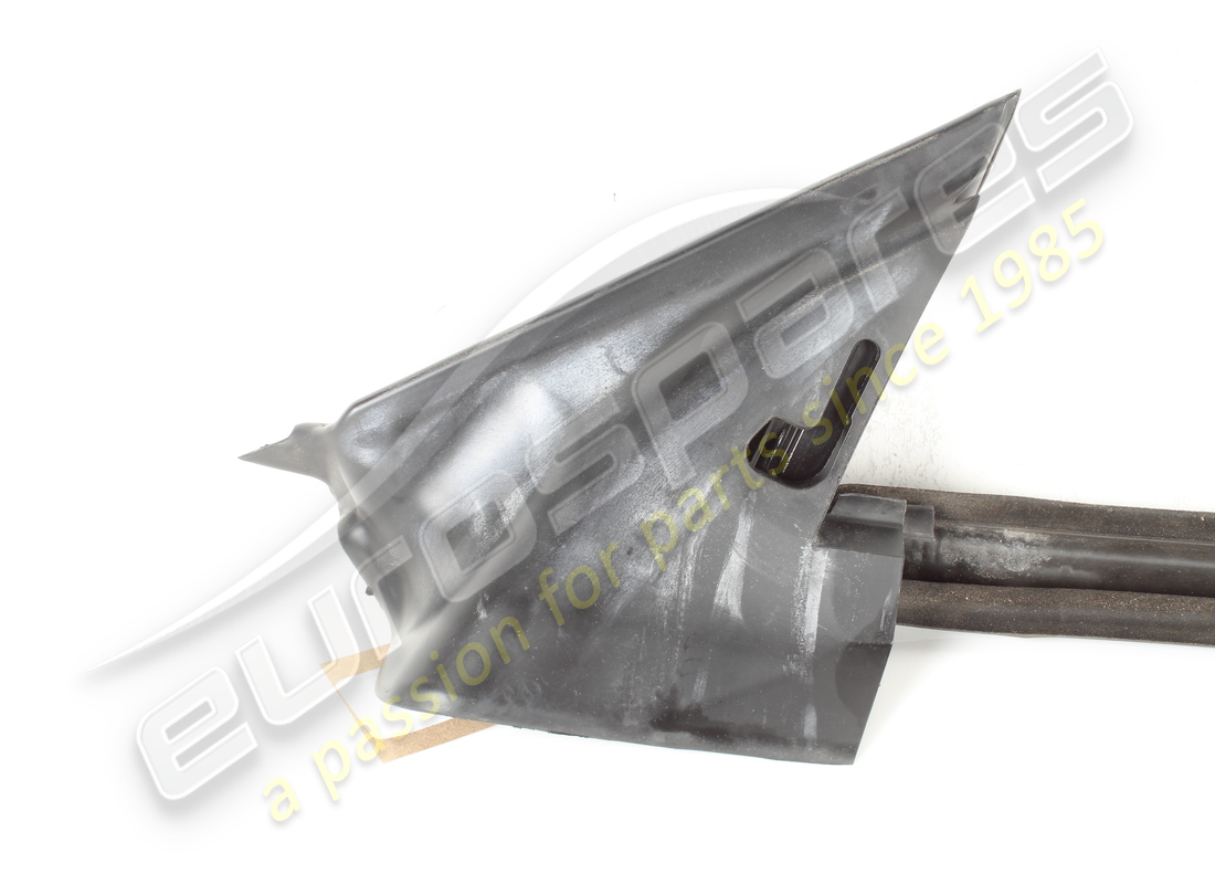 used ferrari rh outer belt-line seal. part number 85219600 (2)