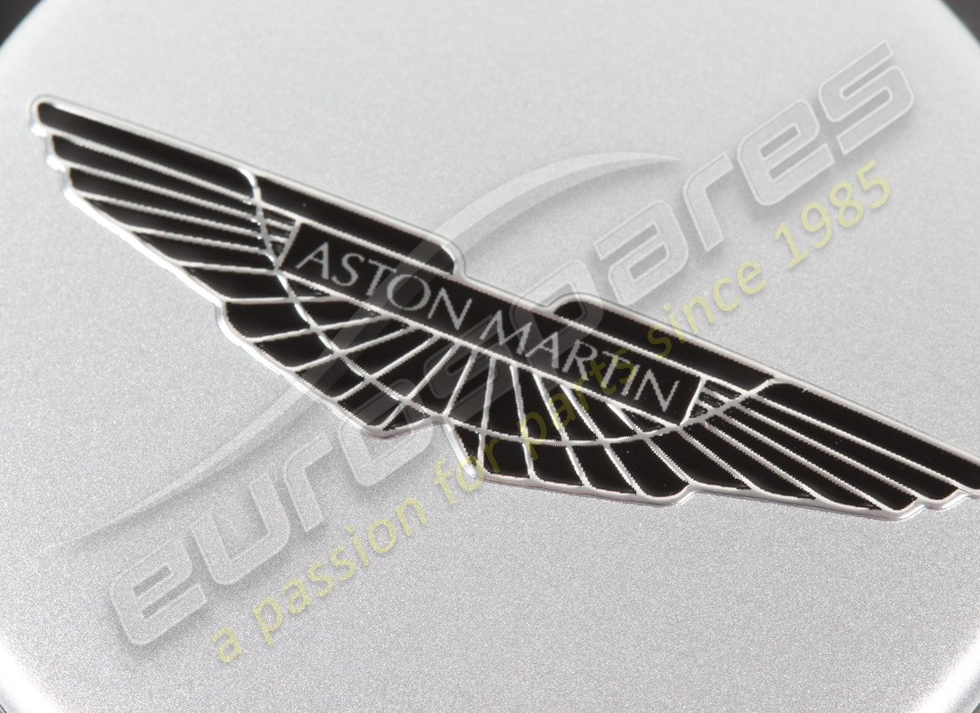 nueva insignia de rueda aston martin - plateada. número de pieza ay2y1a096aa (4)