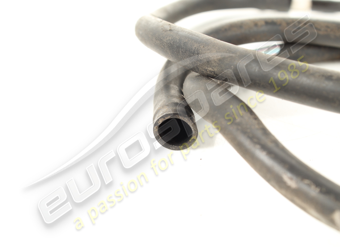 MANGUERA DE DRENAJE DE AGUA USADA MASERATI. NÚMERO DE PIEZA 388100450 (2) manguera de drenaje de agua usada maserati. número de pieza 388100450 (2)