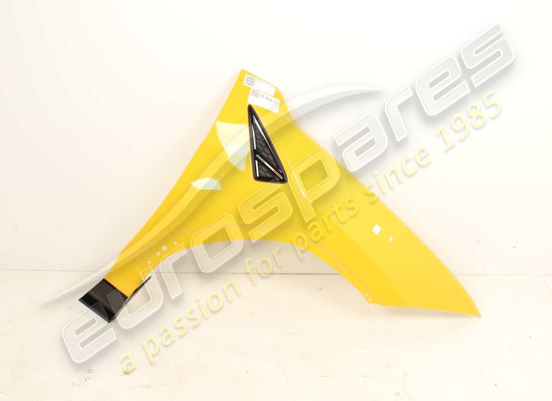 GUARDABARROS DELANTERO DERECHO Lamborghini USADO. NÚMERO DE PARTE 4ML821106A (1)