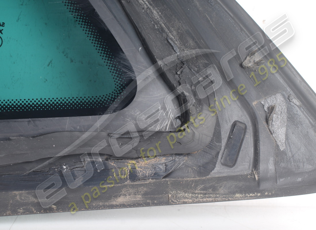 USADO FERRARI CENTRAL TRASERO DERECHO. NÚMERO DE PIEZA 86871100 (4) usado ferrari central trasero derecho. número de pieza 86871100 (4)