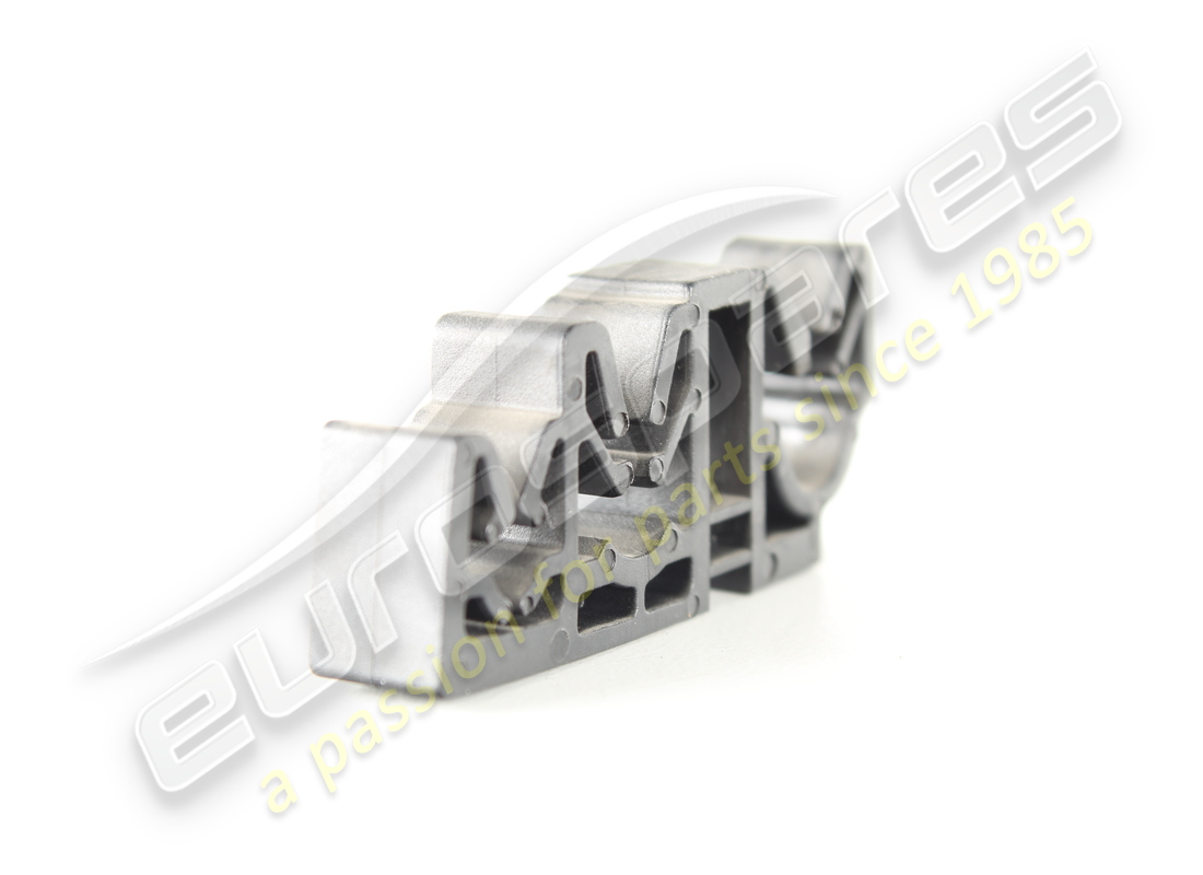 nuevo clip de maserati. número de parte 675000055 (2)